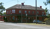 NSW - Nowra - Bridge Hotel (1886) (1 Feb 2011)